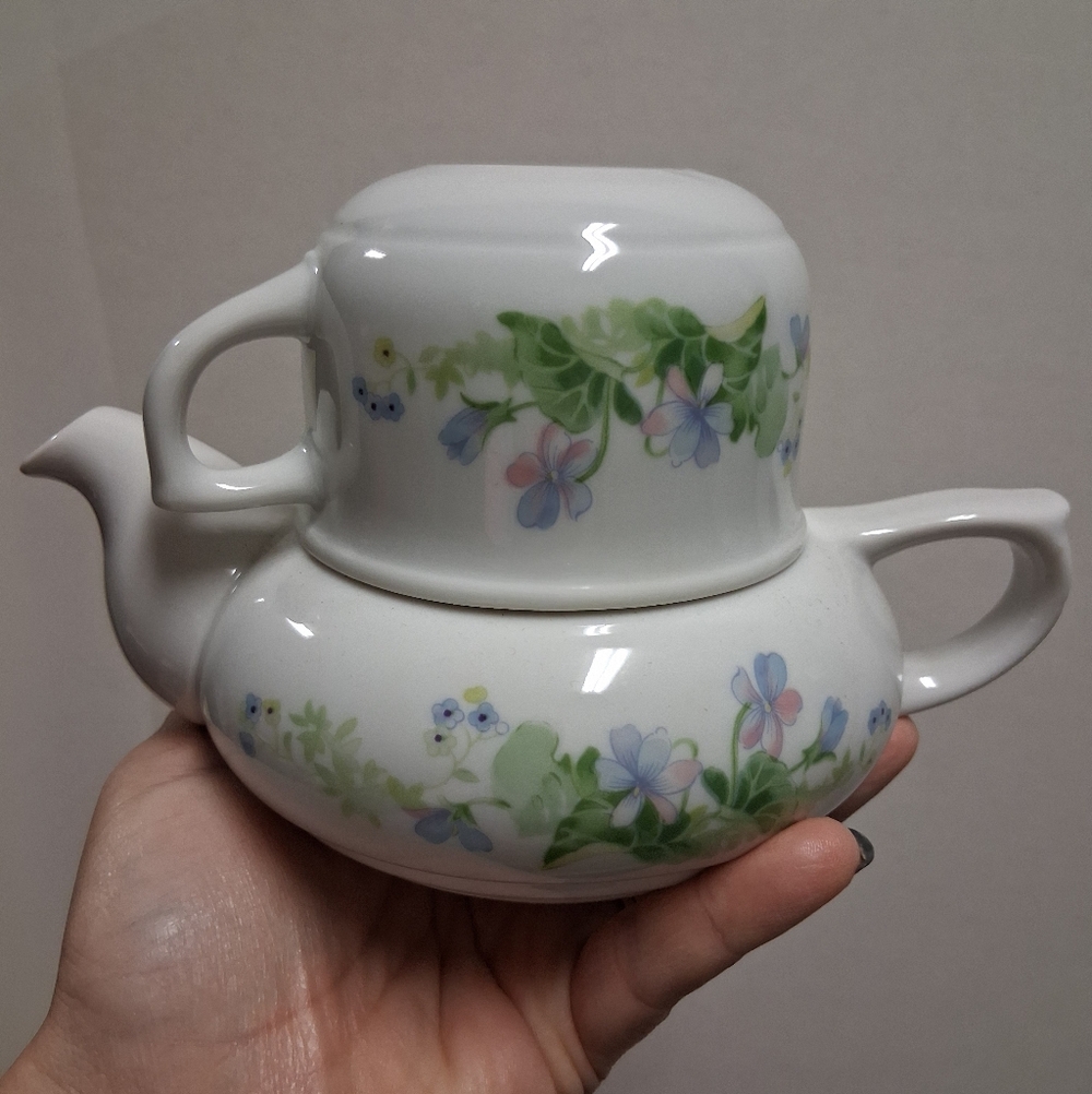 Toscany Japan Fine China Tea Cup.